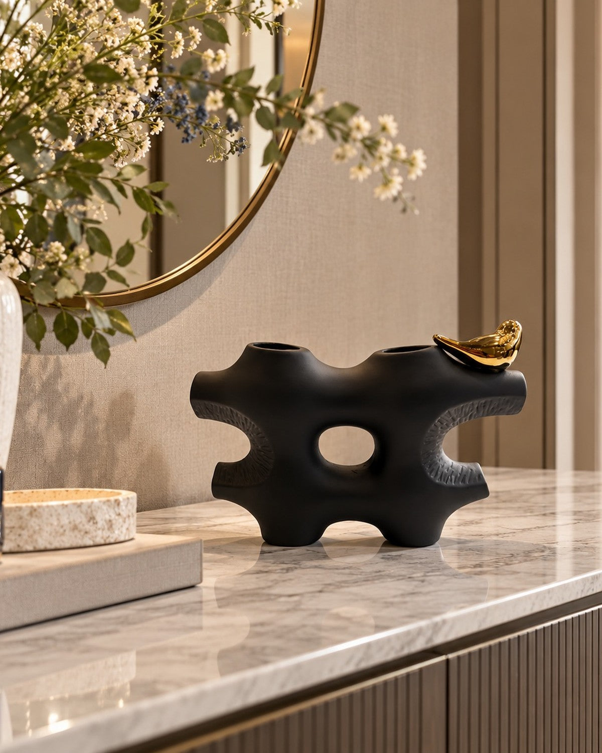The Noir Vase, photo 2