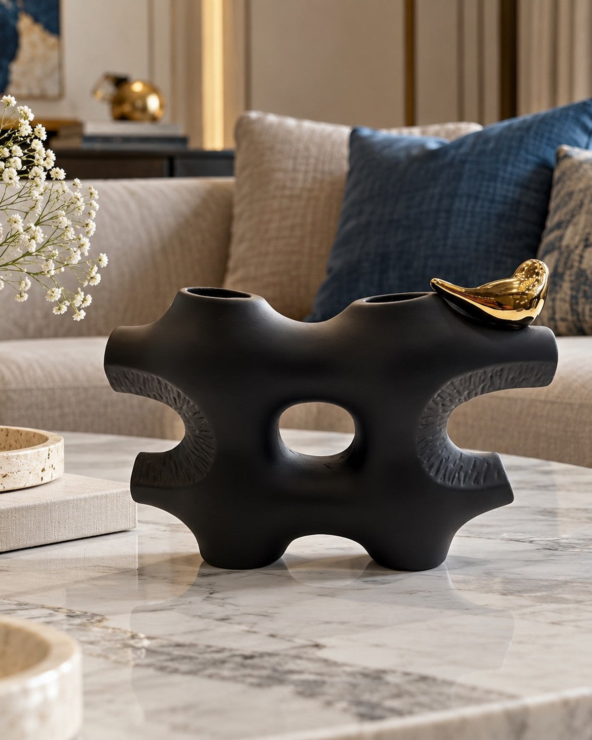 The Noir Vase
